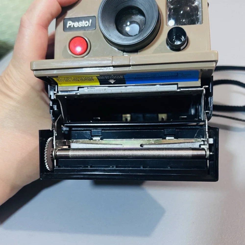 Polaroid Pronto‎ Land Film Camera with Case & Two Flash Clean Good Condition